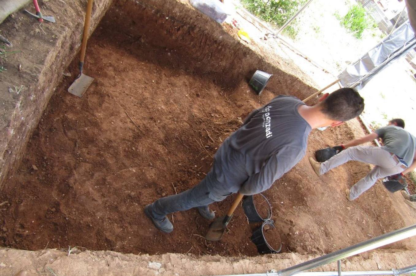 Las excavaciones en la fosa de Pico Reja, en imágenes