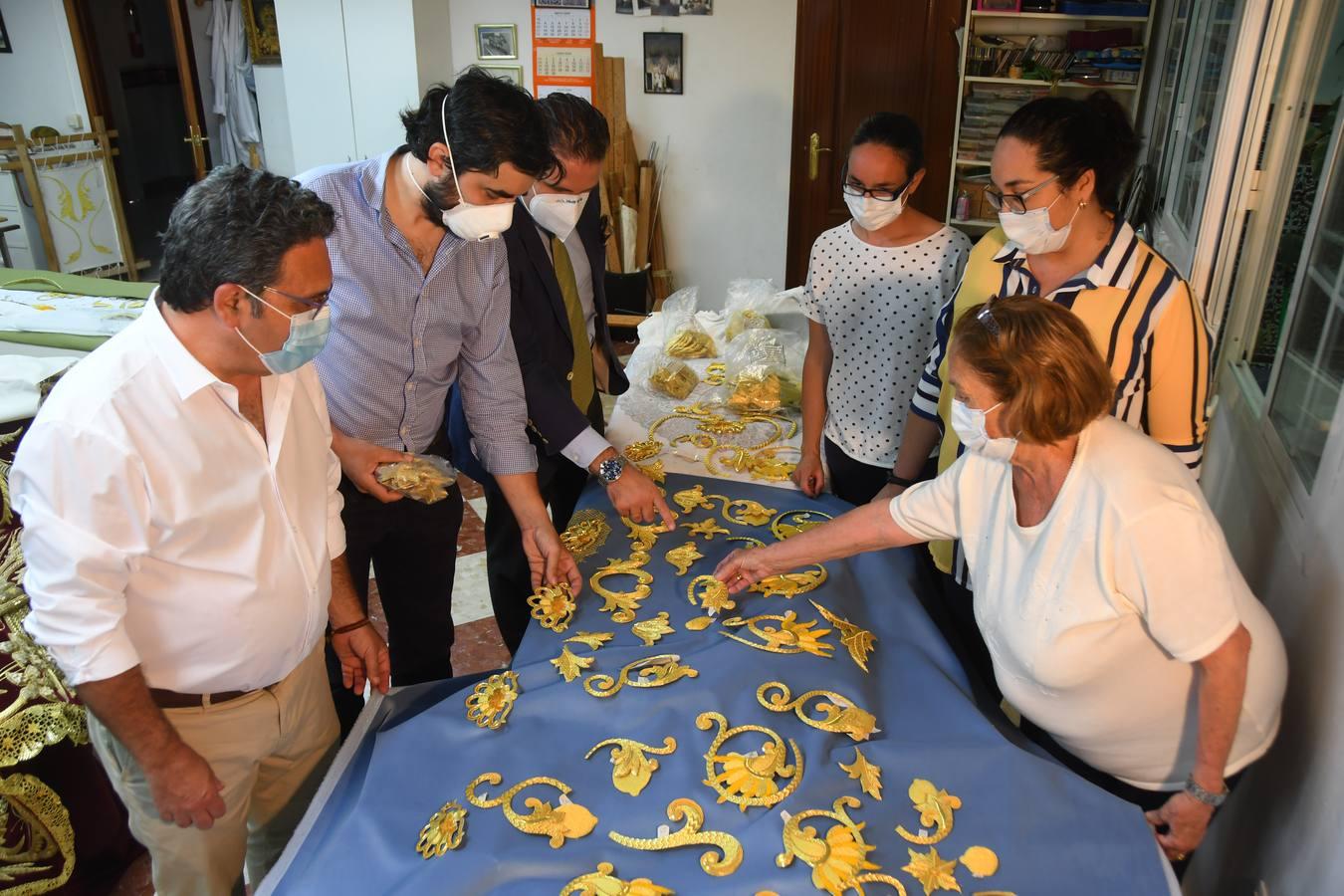 Detalles del nuevo manto de salida de la Virgen de Consolación de la Sed