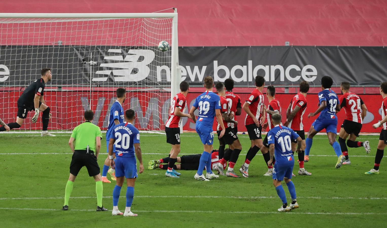 En imágenes, el encuentro entre el Athletic de Bilbao y el Sevilla F.C. en San Mamés