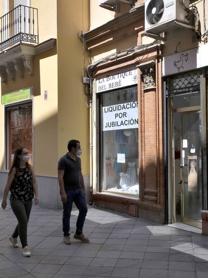 Numerosos negocios del centro de Sevilla echan el cierre