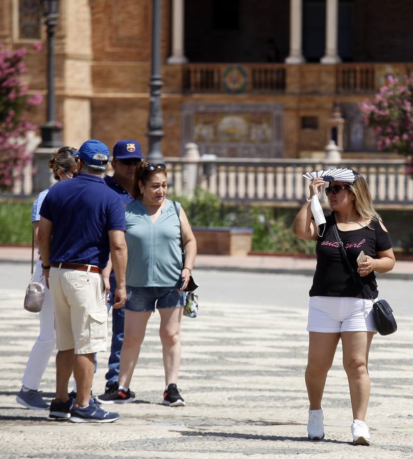 En imágenes, fin de semana sofocante en las calles de Sevilla