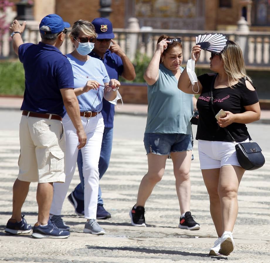 En imágenes, fin de semana sofocante en las calles de Sevilla