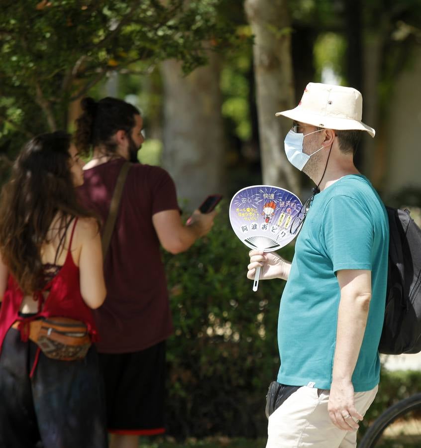 En imágenes, fin de semana sofocante en las calles de Sevilla