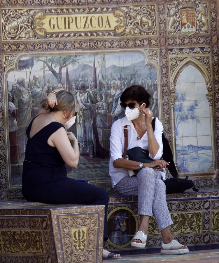 En imágenes, fin de semana sofocante en las calles de Sevilla