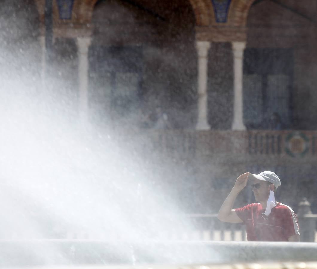 En imágenes, fin de semana sofocante en las calles de Sevilla