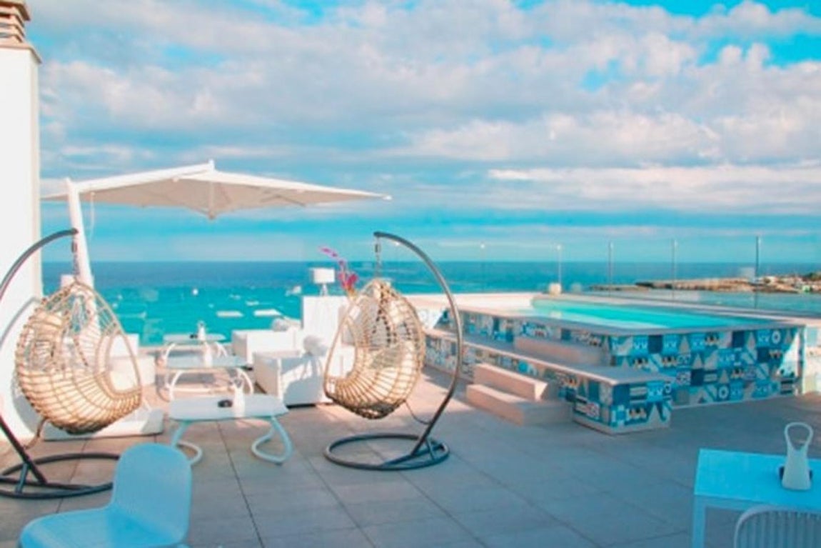 Situado a pie de playa. El establecimiento además es sostenible y cuenta con la certificación US Green Building Council, uno de los más prestigiosos en este ámbito.