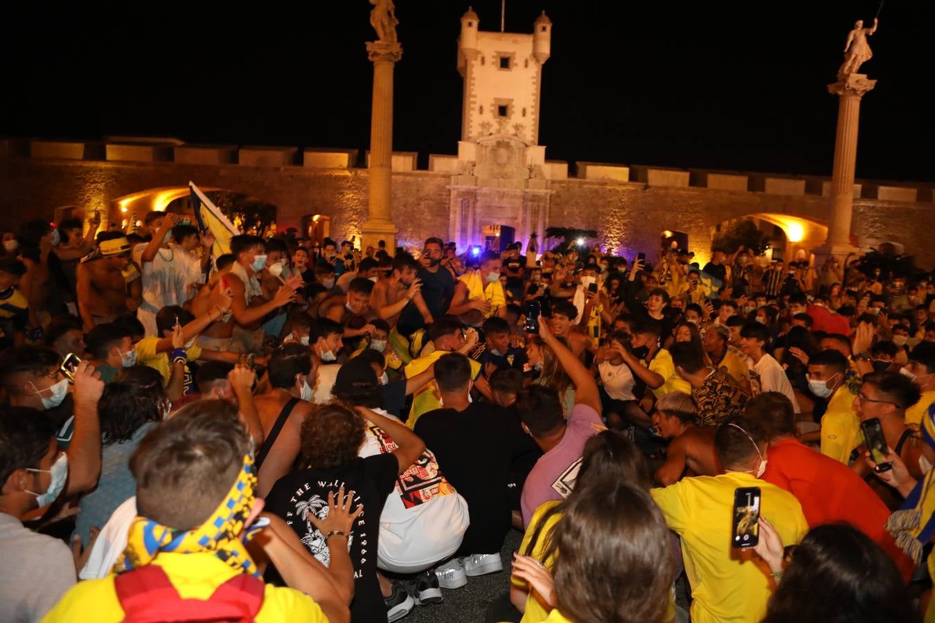 FOTOS: Cádiz celebra el ansiado ascenso de su equipo a la Primera División