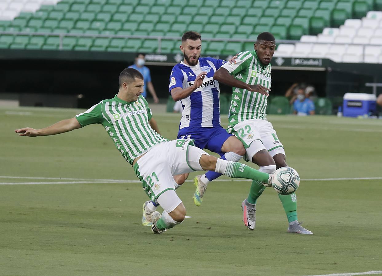 En imágenes, partido entre el Betis y el Alavés en el Benito Villamarín