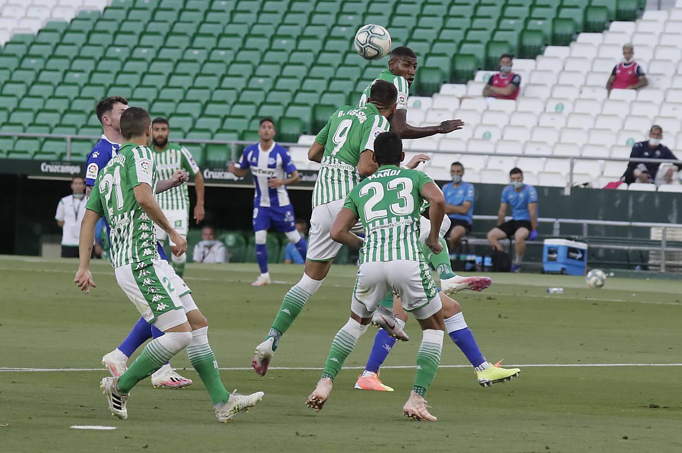 En imágenes, partido entre el Betis y el Alavés en el Benito Villamarín