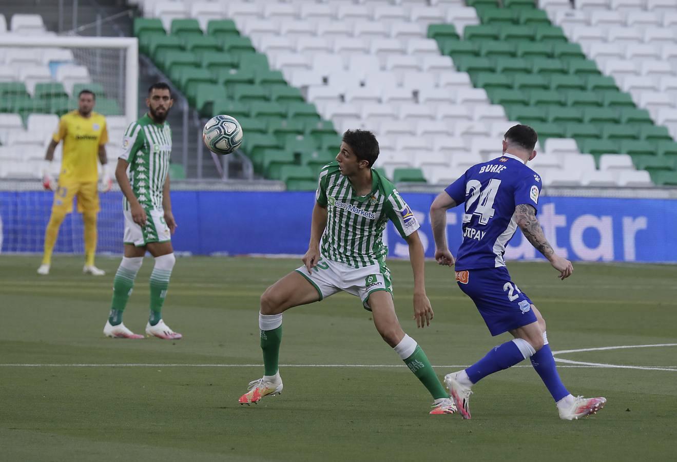 En imágenes, partido entre el Betis y el Alavés en el Benito Villamarín