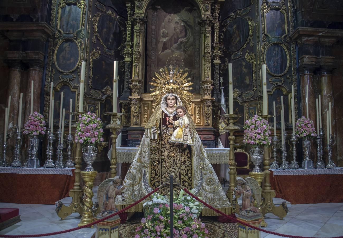 Veneración de la Virgen del Carmen del Buen Suceso