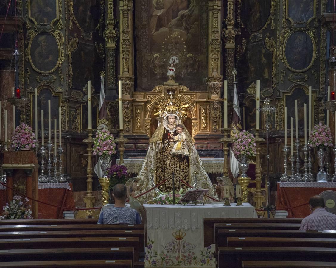 Veneración de la Virgen del Carmen del Buen Suceso