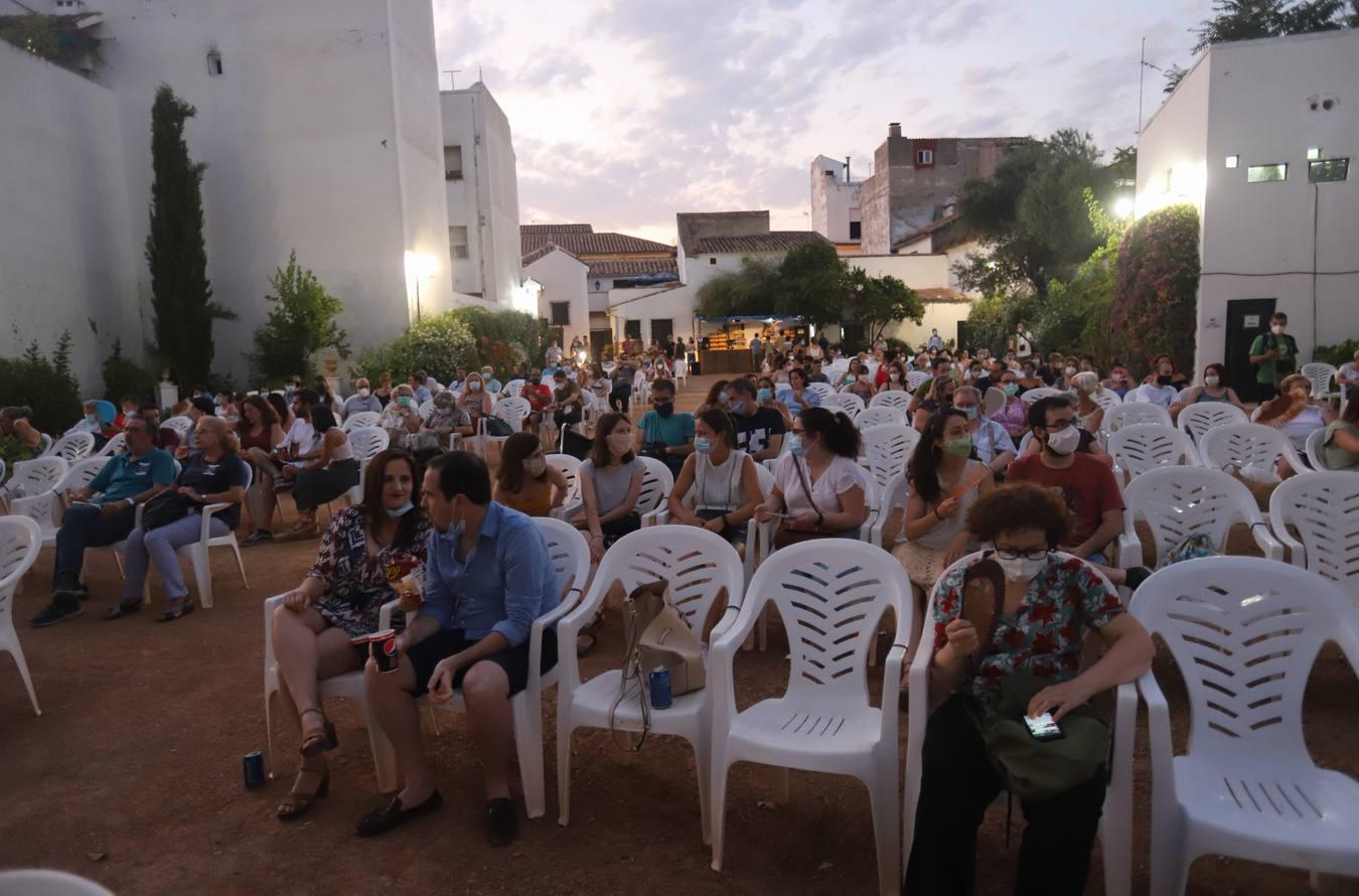 La apertura del cine de verano Fuenseca de Córdoba, en imágenes