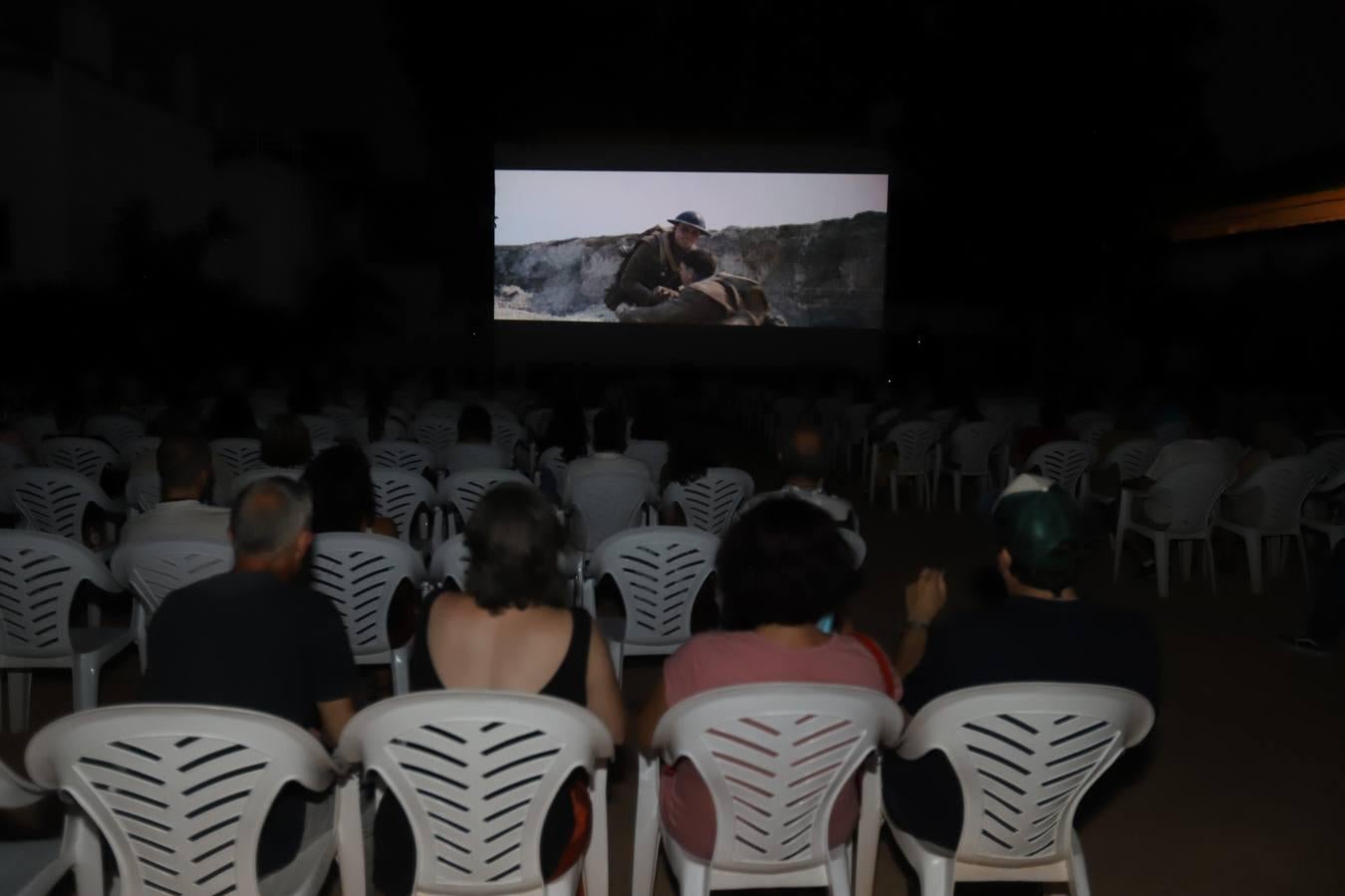 La apertura del cine de verano Fuenseca de Córdoba, en imágenes