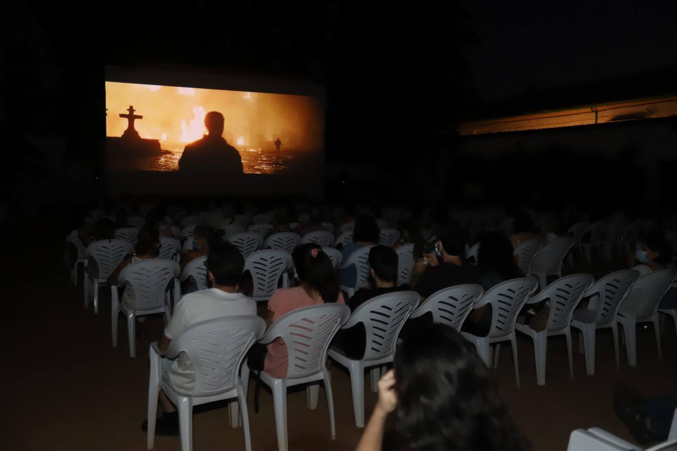 La apertura del cine de verano Fuenseca de Córdoba, en imágenes