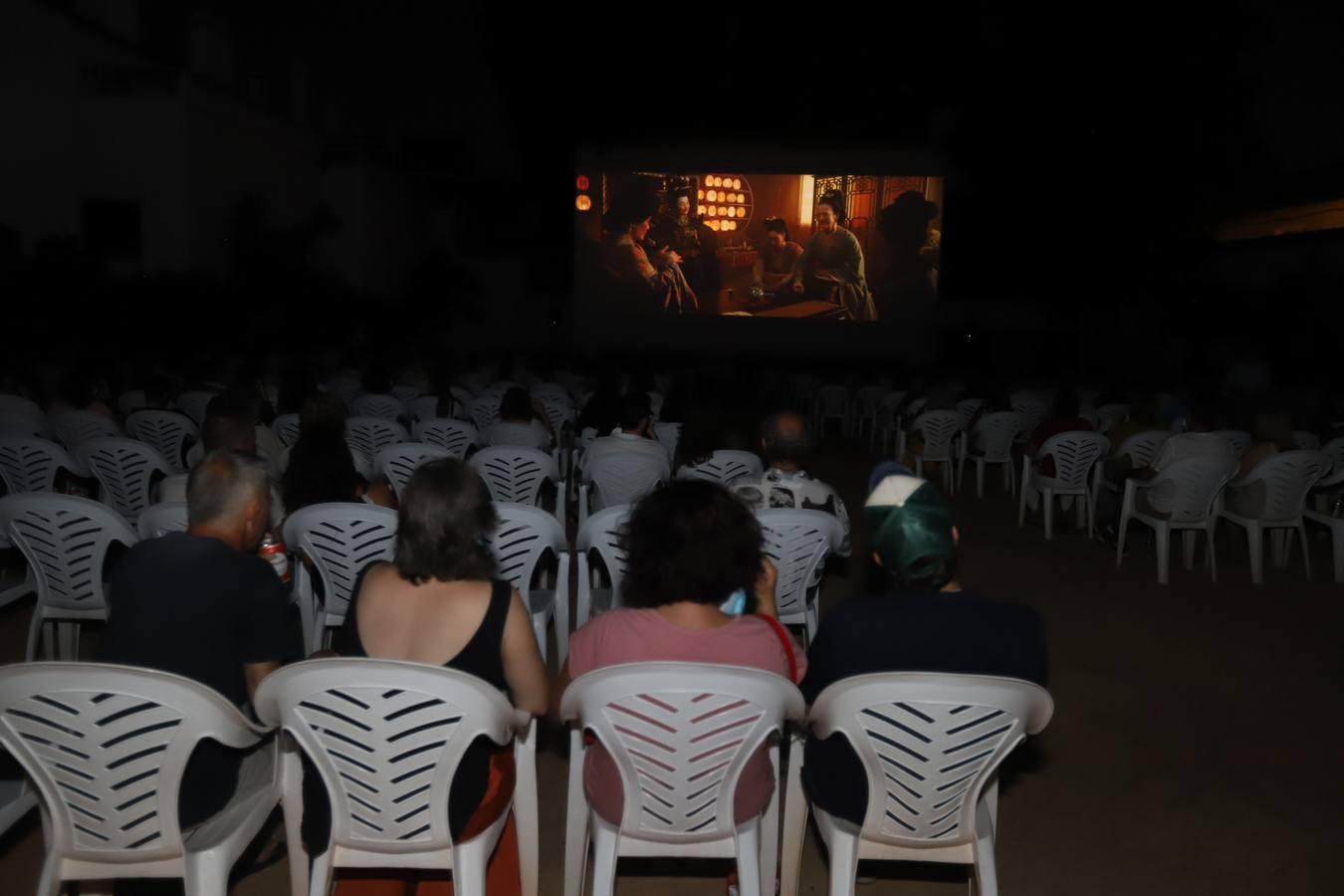 La apertura del cine de verano Fuenseca de Córdoba, en imágenes