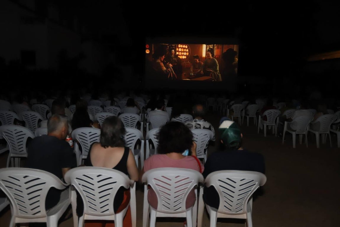 La apertura del cine de verano Fuenseca de Córdoba, en imágenes