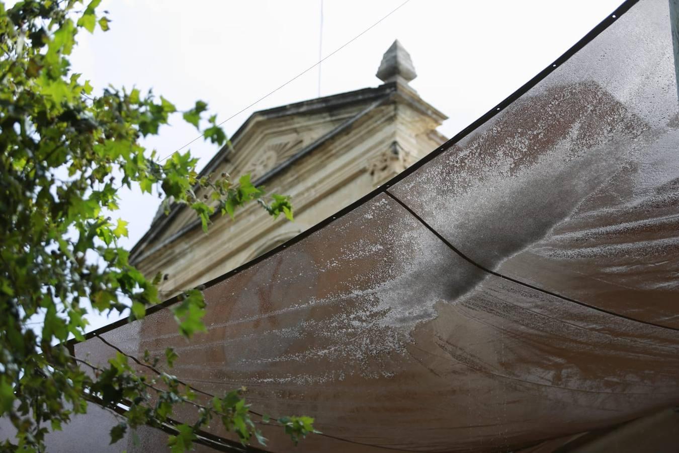 Las imágenes de la tormenta de granizo que ha caído este martes en Sevilla