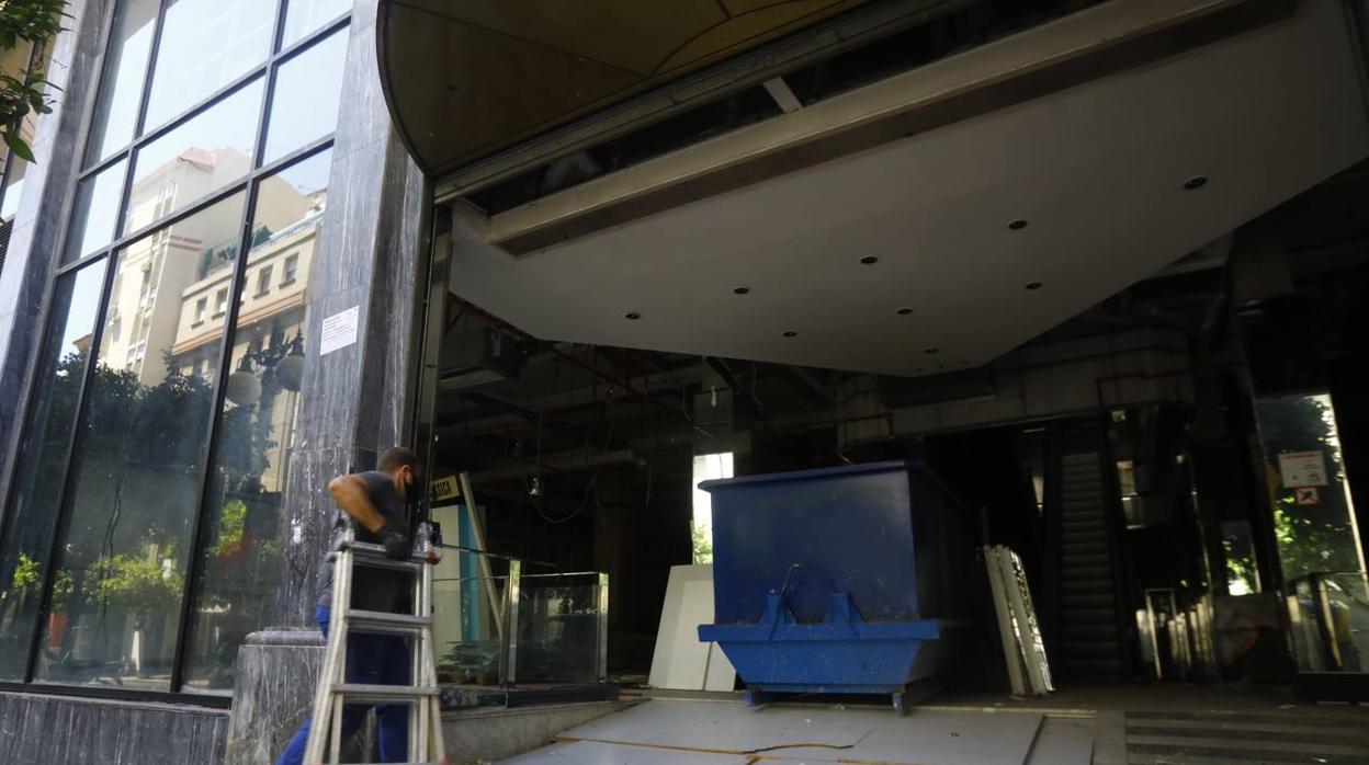 Las obras del nuevo supermercado Aldi en el Centro de Córdoba, en imágenes