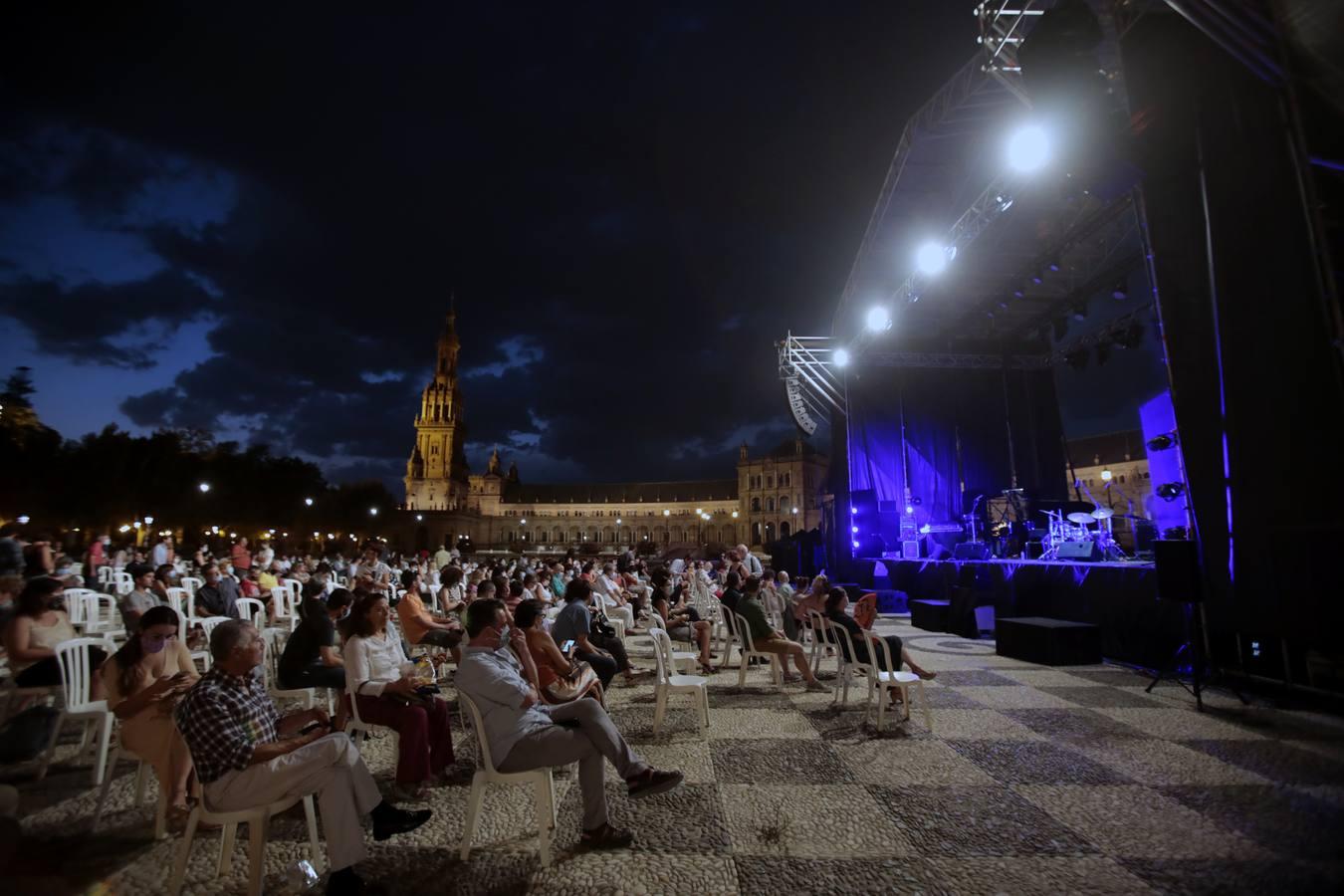 Las imágenes del concierto de Salvador Sobral en Sevilla