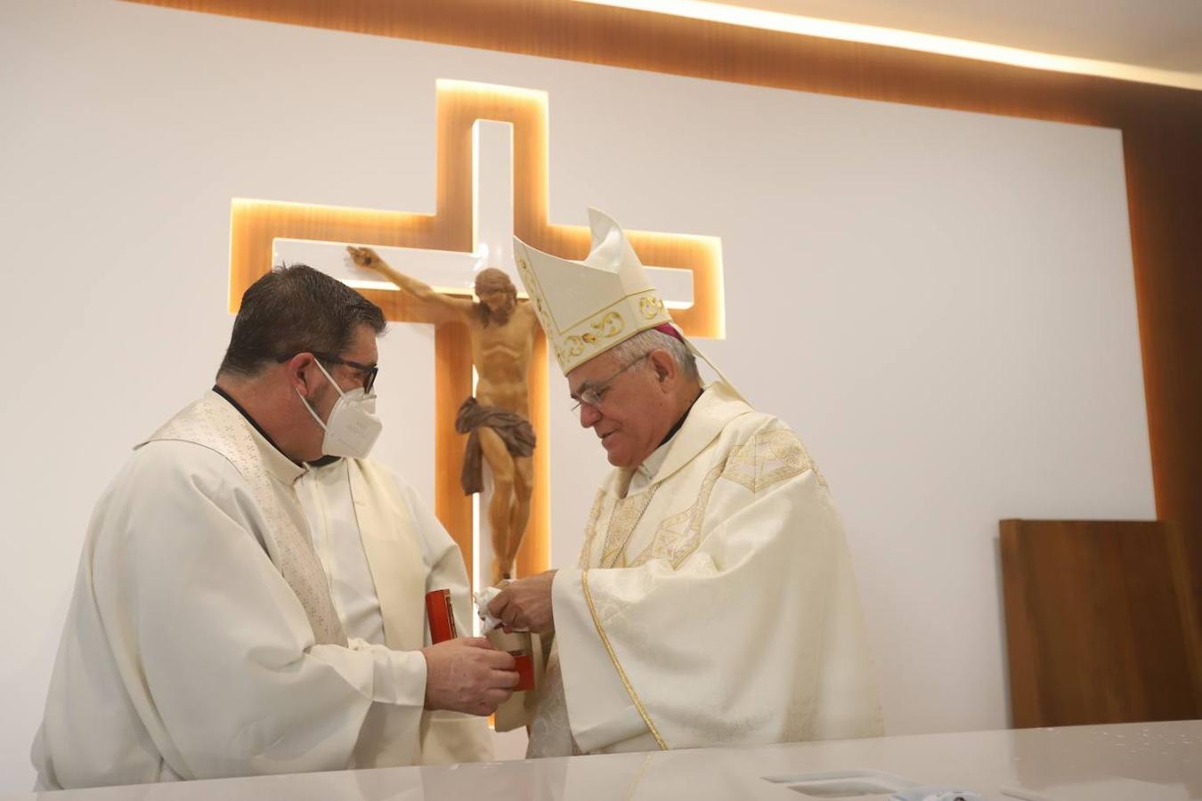 La bendición de la nueva iglesia del Beato Cristóbal de Santa Catalina, en imágenes