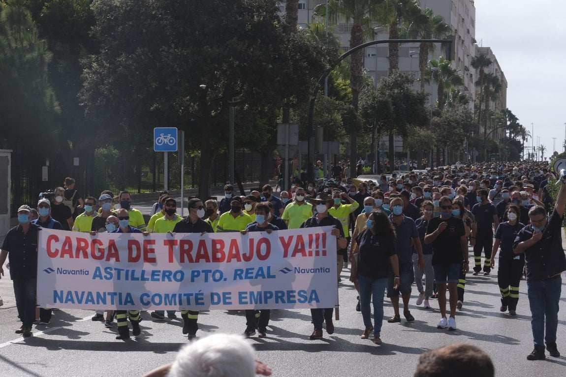 FOTOS: Los Astilleros de la Bahía de Cádiz salen a la calle a pedir auxilio