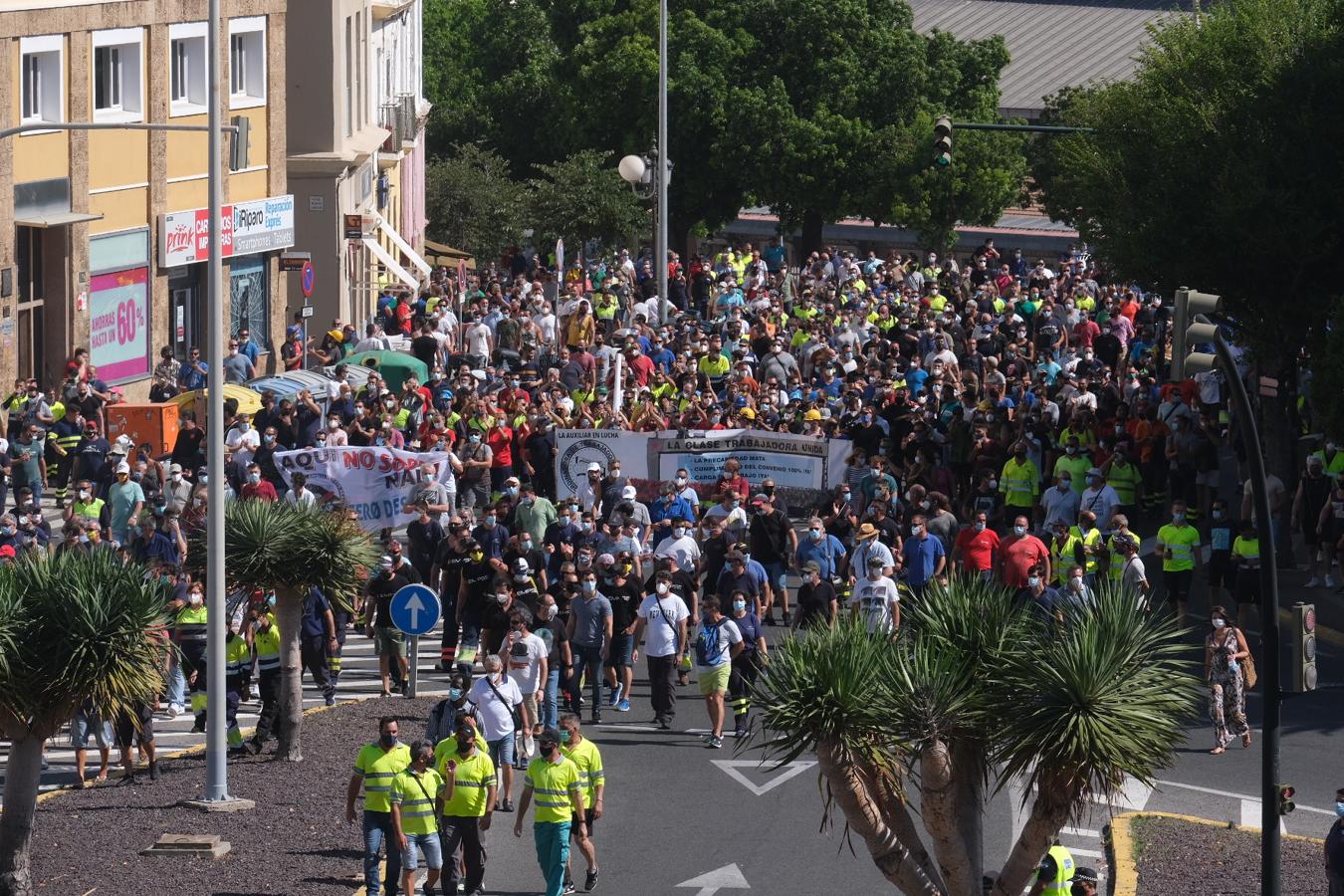 FOTOS: Los Astilleros de la Bahía de Cádiz salen a la calle a pedir auxilio