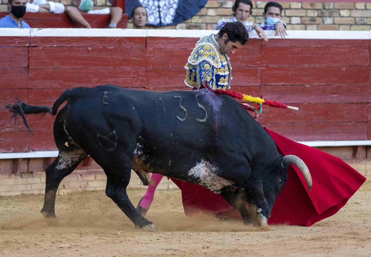 En imágenes, la primera corrida de toros de las Colombinas