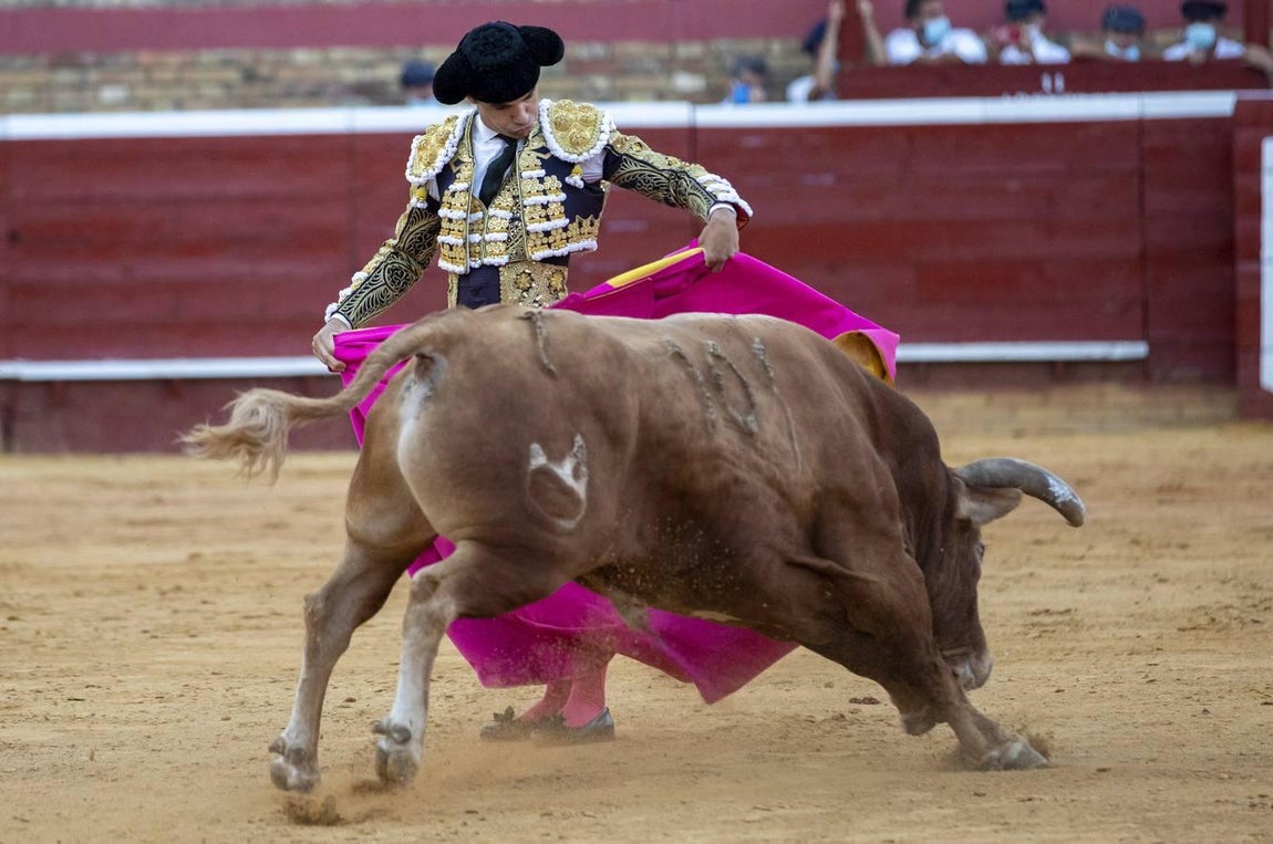 En imágenes, la primera corrida de toros de las Colombinas