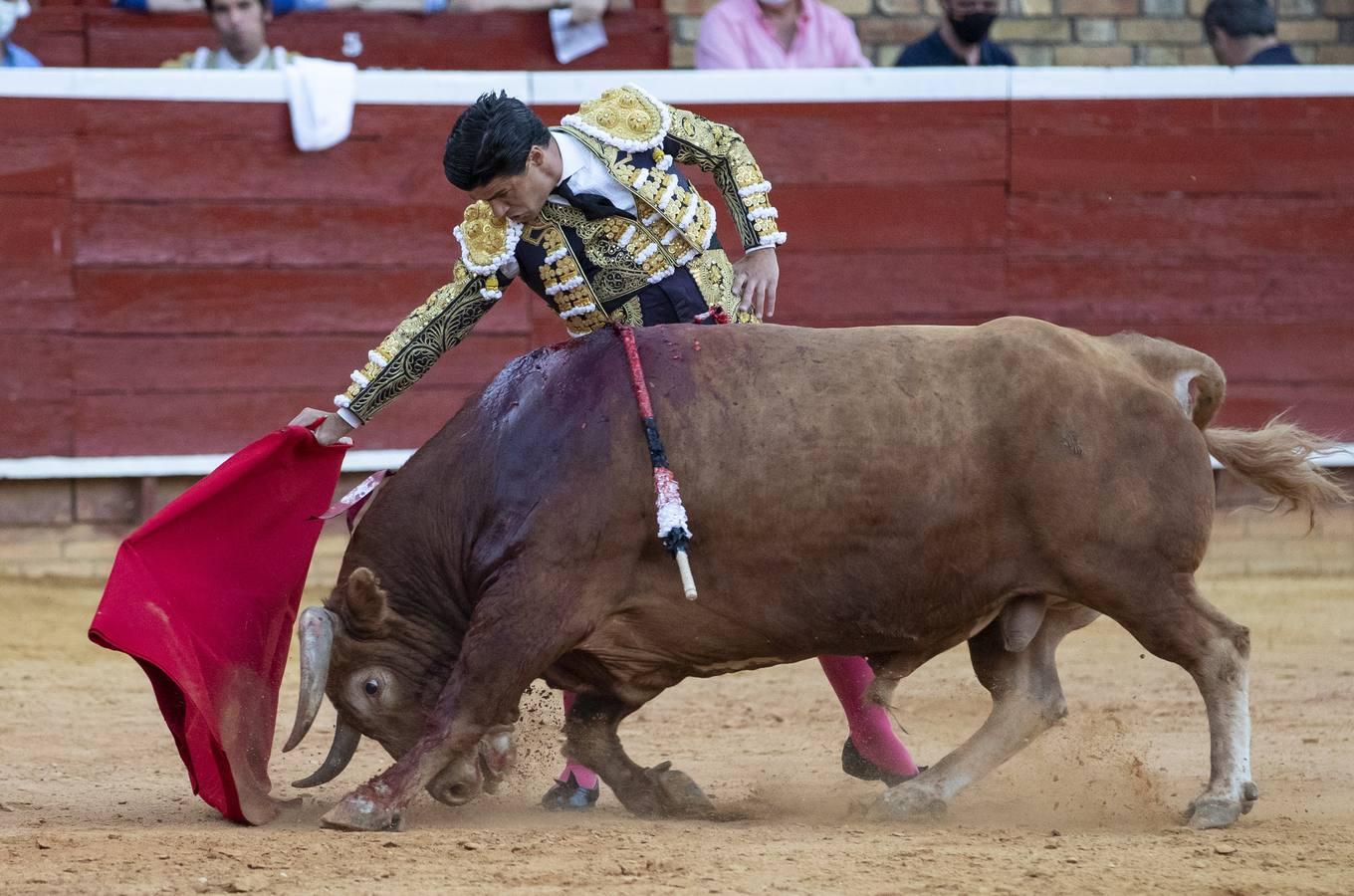 En imágenes, la primera corrida de toros de las Colombinas