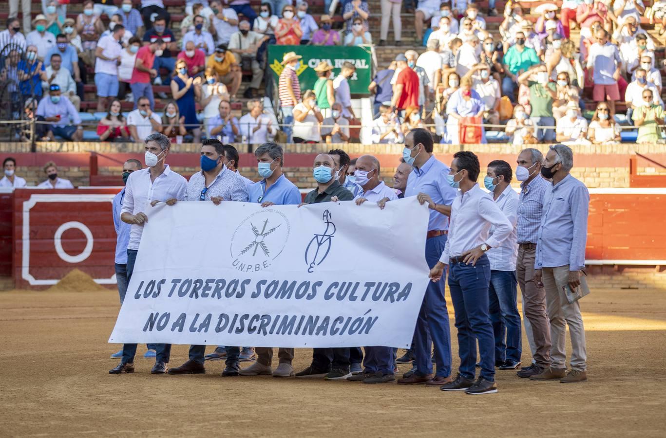 En imágenes, la primera corrida de toros de las Colombinas