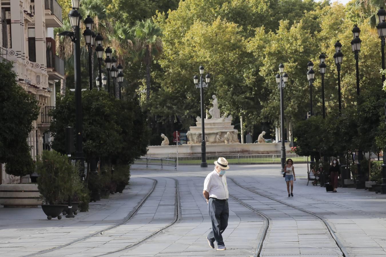 En imágenes, Sevilla se queda vacía con la llegada del mes de agosto