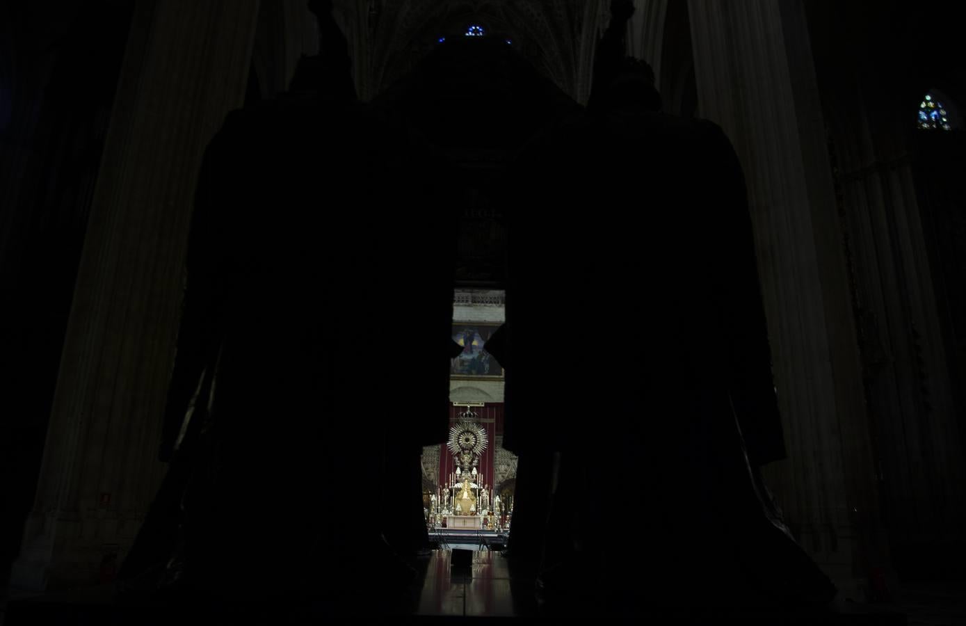 Altar de novena de la Virgen de los Reyes