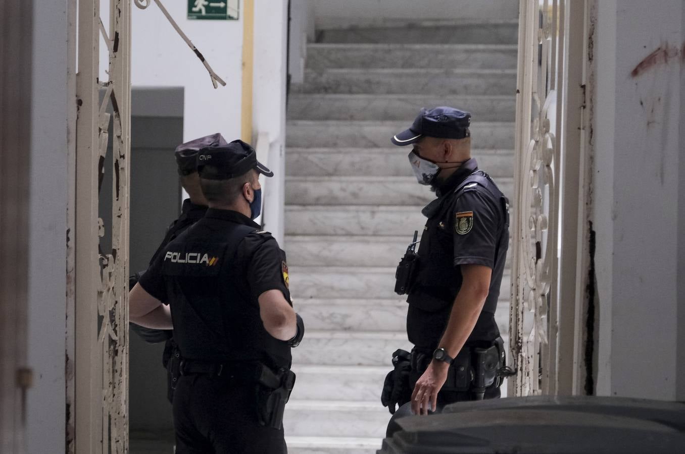 FOTOS: golpe policial contra la droga en la calle Feduchy de Cádiz