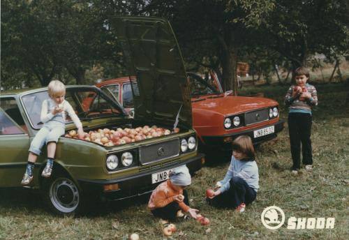 Škoda 120 1976–1983 "Uno de los vehículos icónicos en los deportes de motor y de carreras es el célebre ŠKODA 130 RS, inspirado en el coupé ŠKODA 110 R. Ganó la mayoría de las carreras de su categoría y acumuló podios en rallies y circuitos de carrera. Entre 1975 y 1980, se fabricaron unas doscientas unidades de 130 RS."