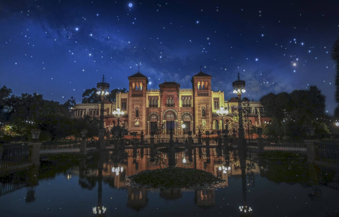 Plaza de América y Museo de Artes y Costumbres Populares. 