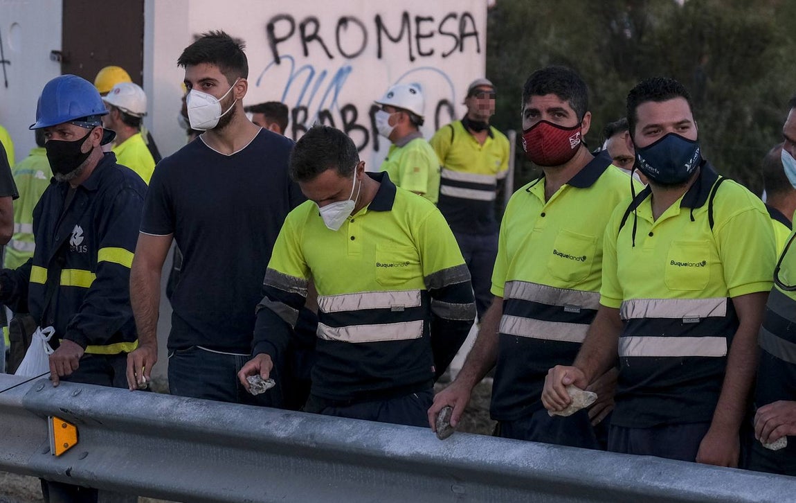 FOTOS: Trabajadores del metal cortan el Puente Carranza