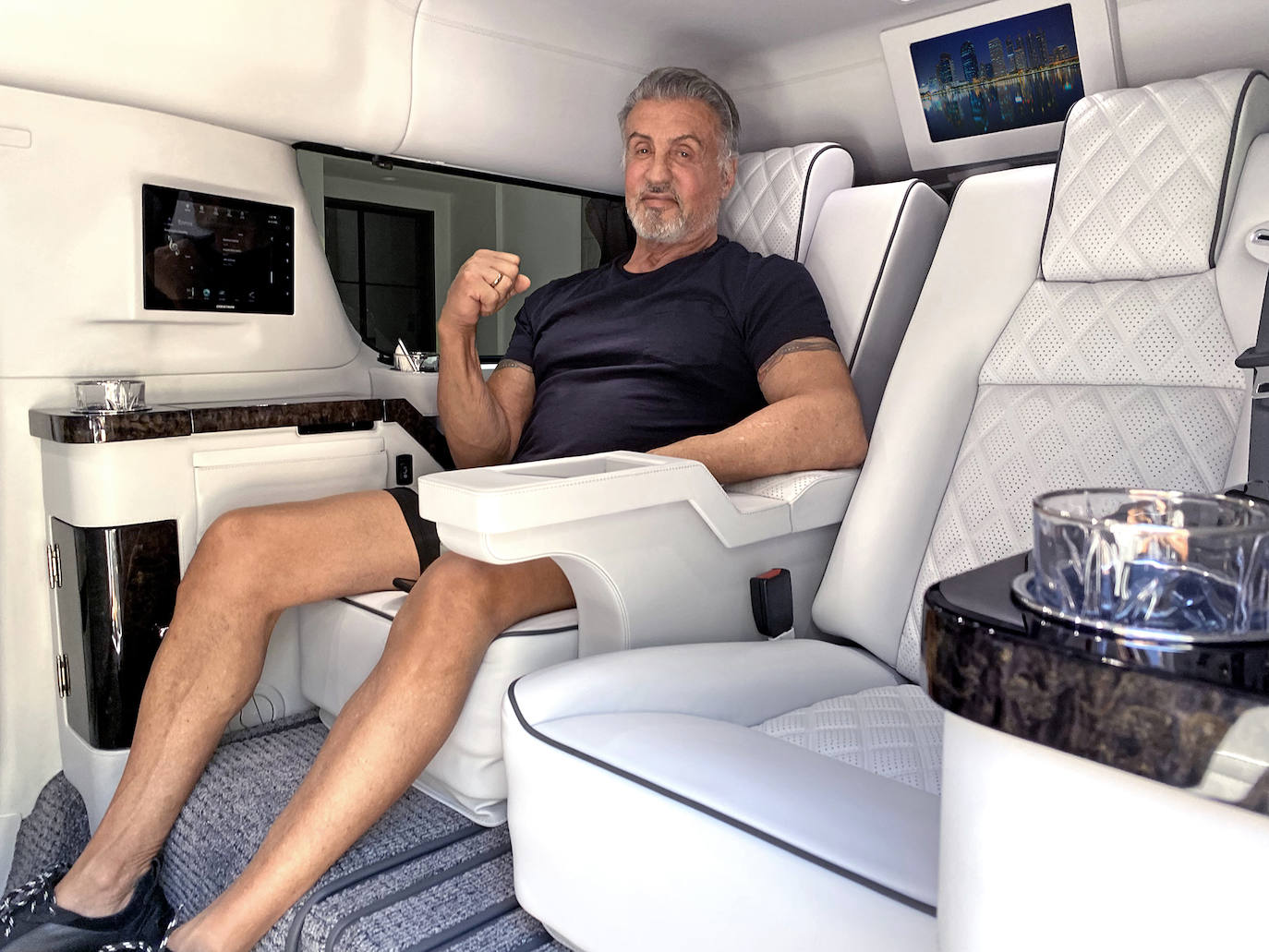 El Cadillac de lujo «con especificaciones militares» de Silvester Stallone