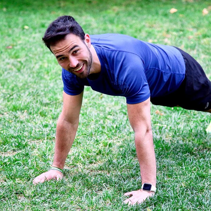 Alex Lamata (@alexlamata). Es otro de los que se ha dado cuenta de la necesidad de transmitir la idea de que el deporte es salud. Álex Lamata. Ha lanzado una plataforma destinada a sus «cohetes» (así llama a sus seguidores) que permite acceder a entrenamientos en directo y vídeos de entrenamiento.