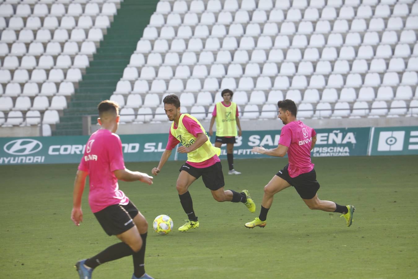 El triunfo del Córdoba CF ante el Córdoba B, en imágenes