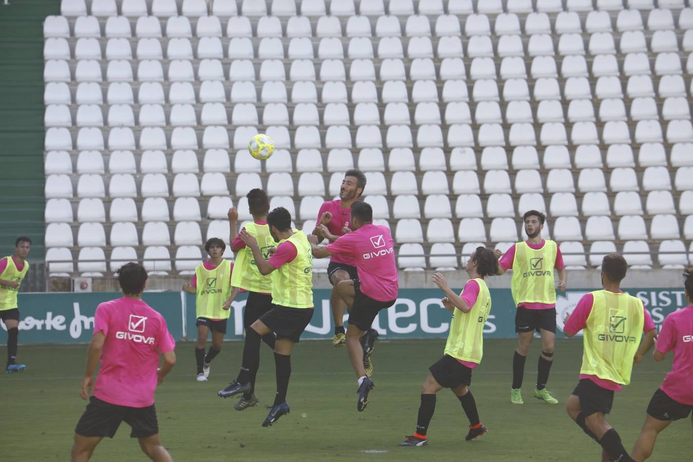 El triunfo del Córdoba CF ante el Córdoba B, en imágenes