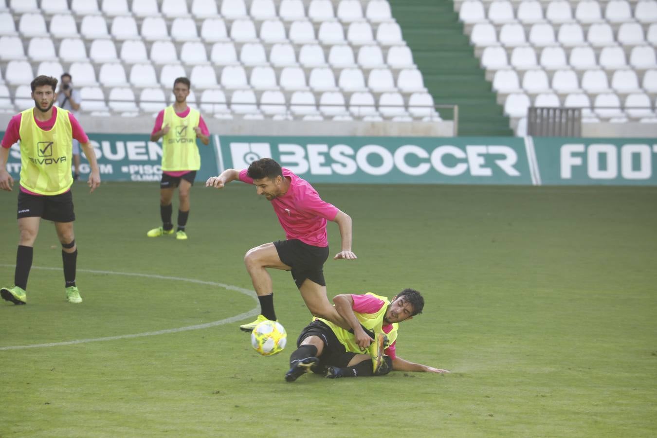 El triunfo del Córdoba CF ante el Córdoba B, en imágenes