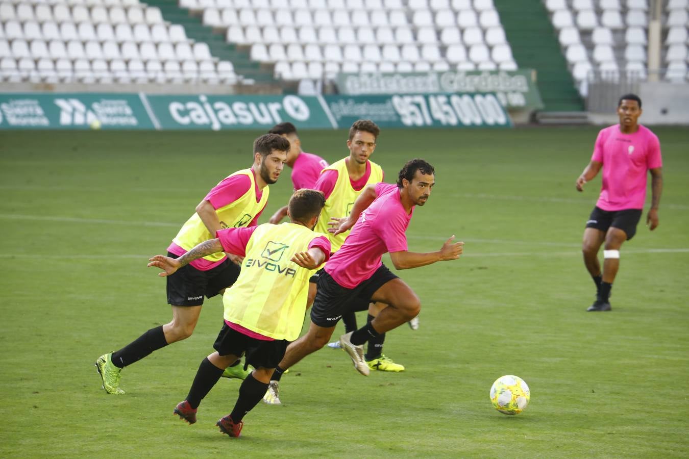 El triunfo del Córdoba CF ante el Córdoba B, en imágenes