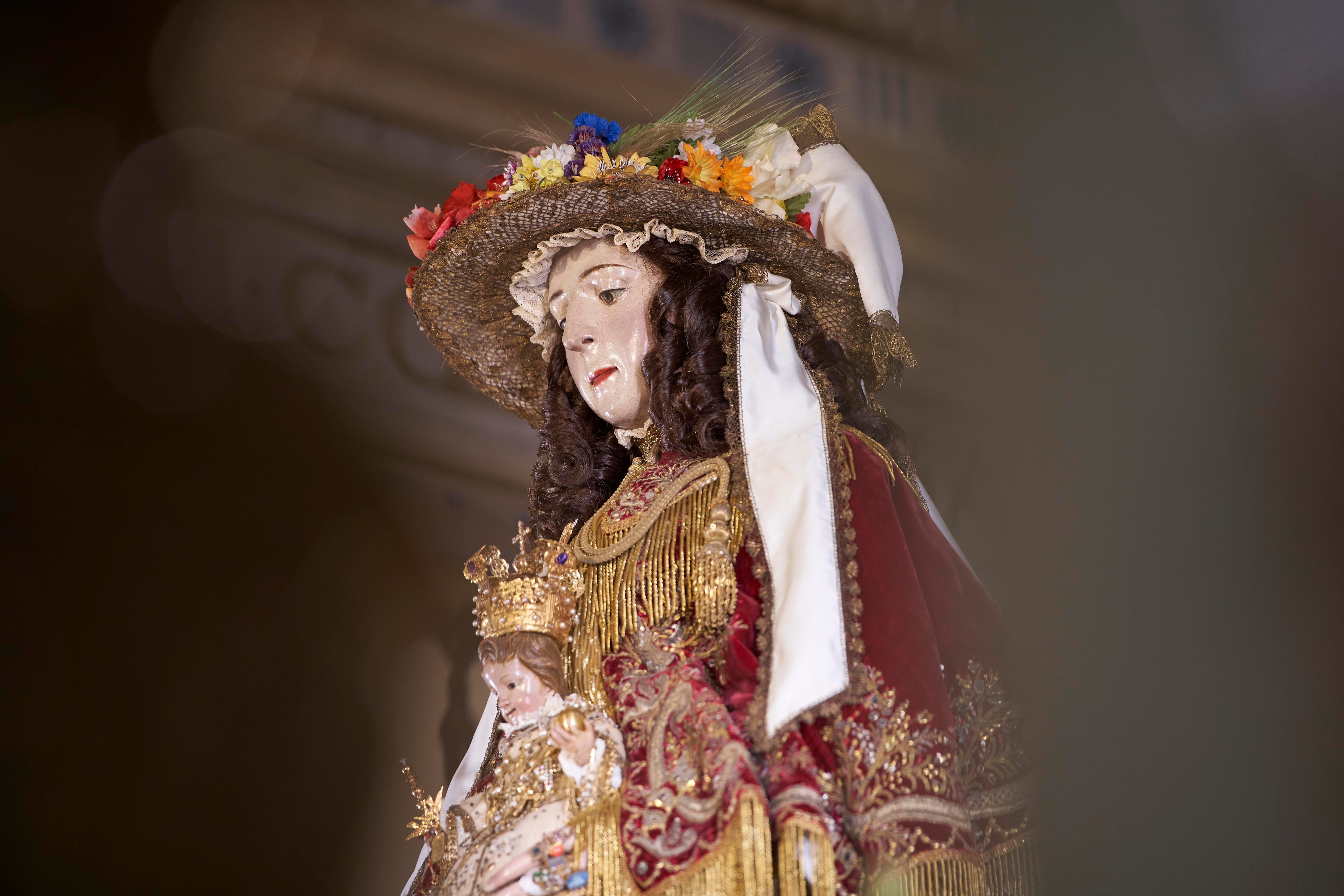 La Virgen del Rocío vestida de pastora, en imágenes