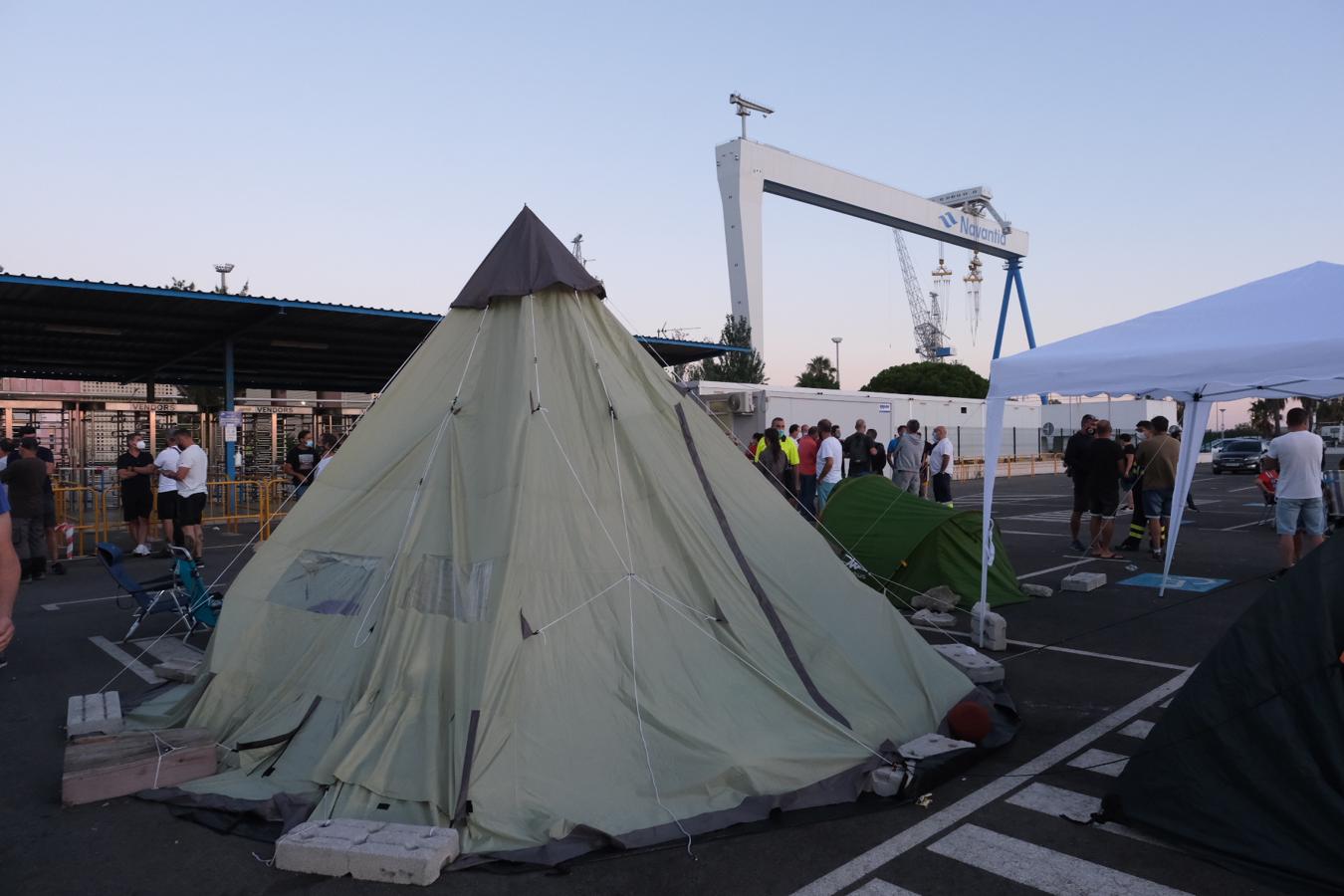 Fotos: Tercera jornada de paro y crispación en el Astillero de Puerto Real