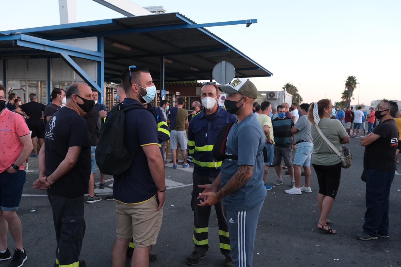 Fotos: Tercera jornada de paro y crispación en el Astillero de Puerto Real