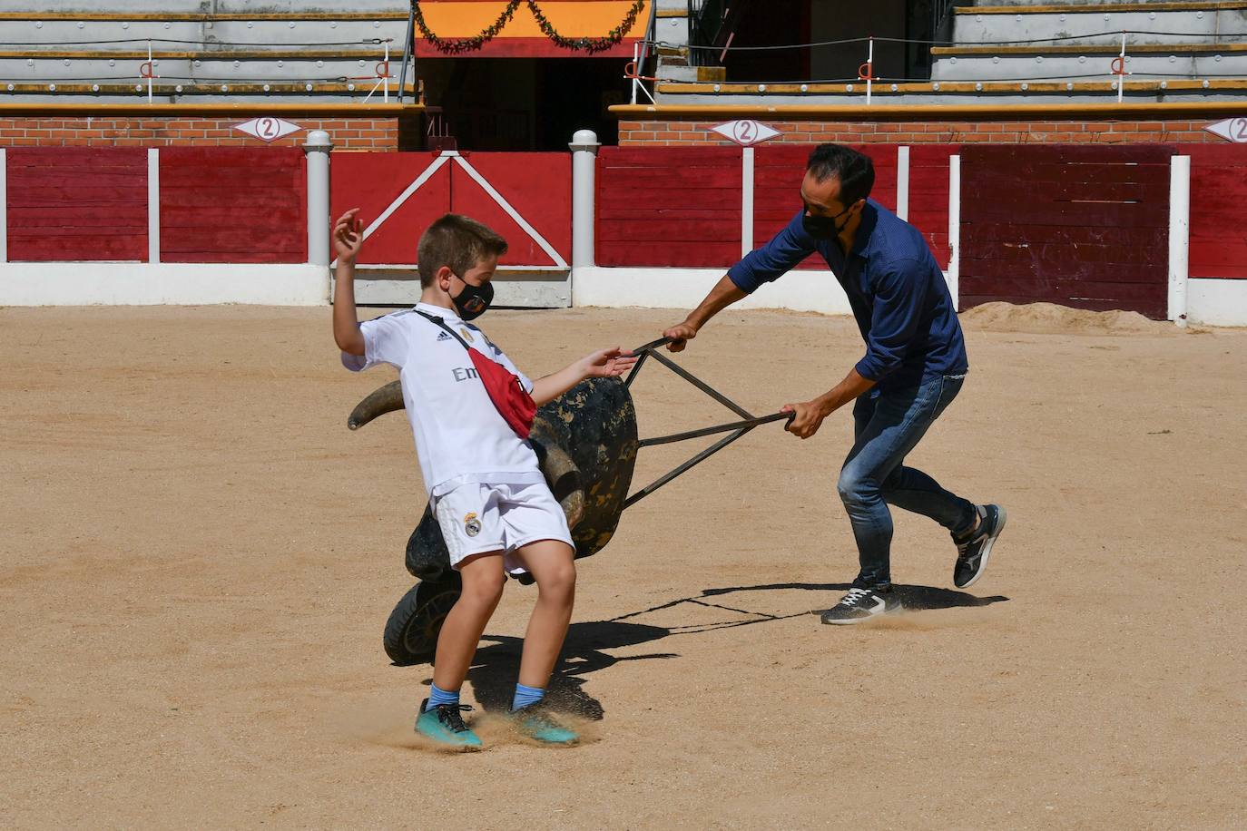 Nueve orejas en Equivias: la corrida, en imágenes