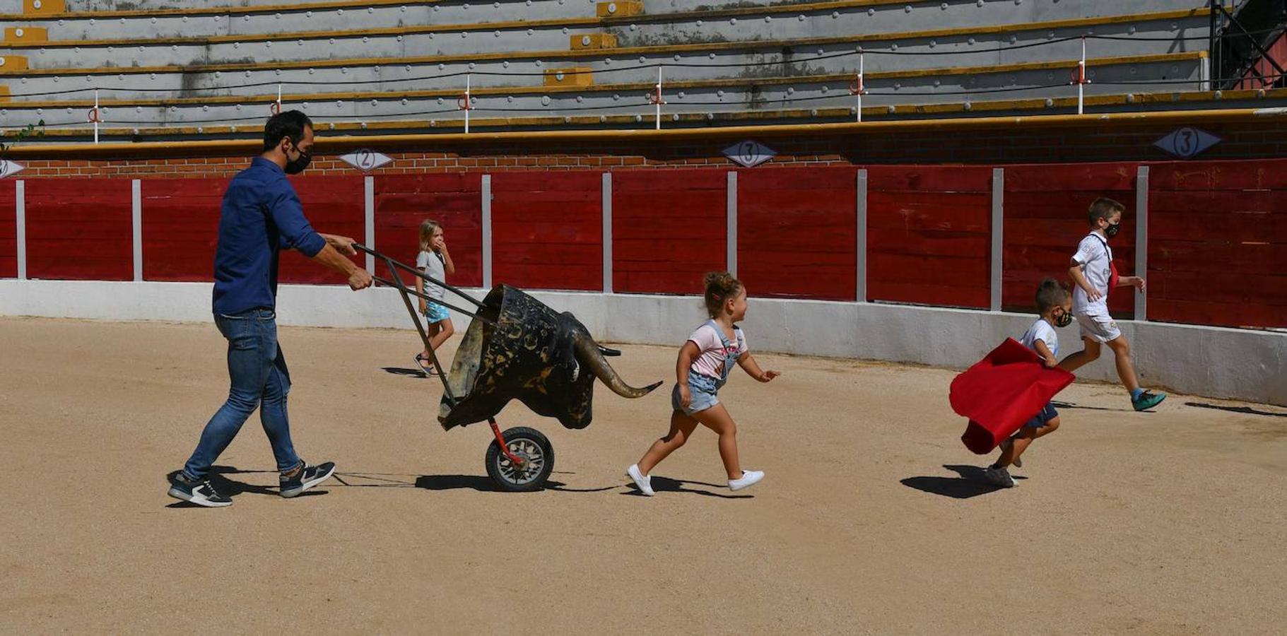 Nueve orejas en Equivias: la corrida, en imágenes