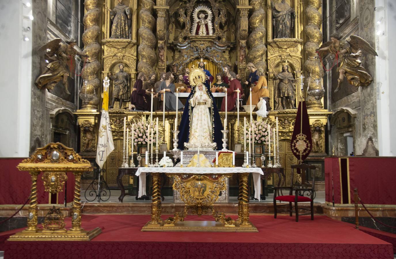 Altar de la Virgen del Subterráneo por la festividad de la Realeza de María