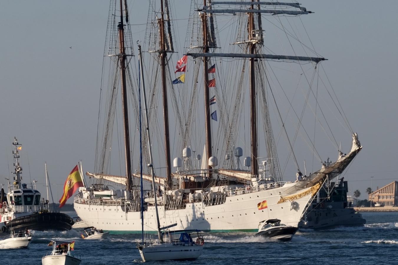 FOTOS: Elcano inicia su XCIII Crucero de Instrucción en homenaje a la primera vuelta al mundo